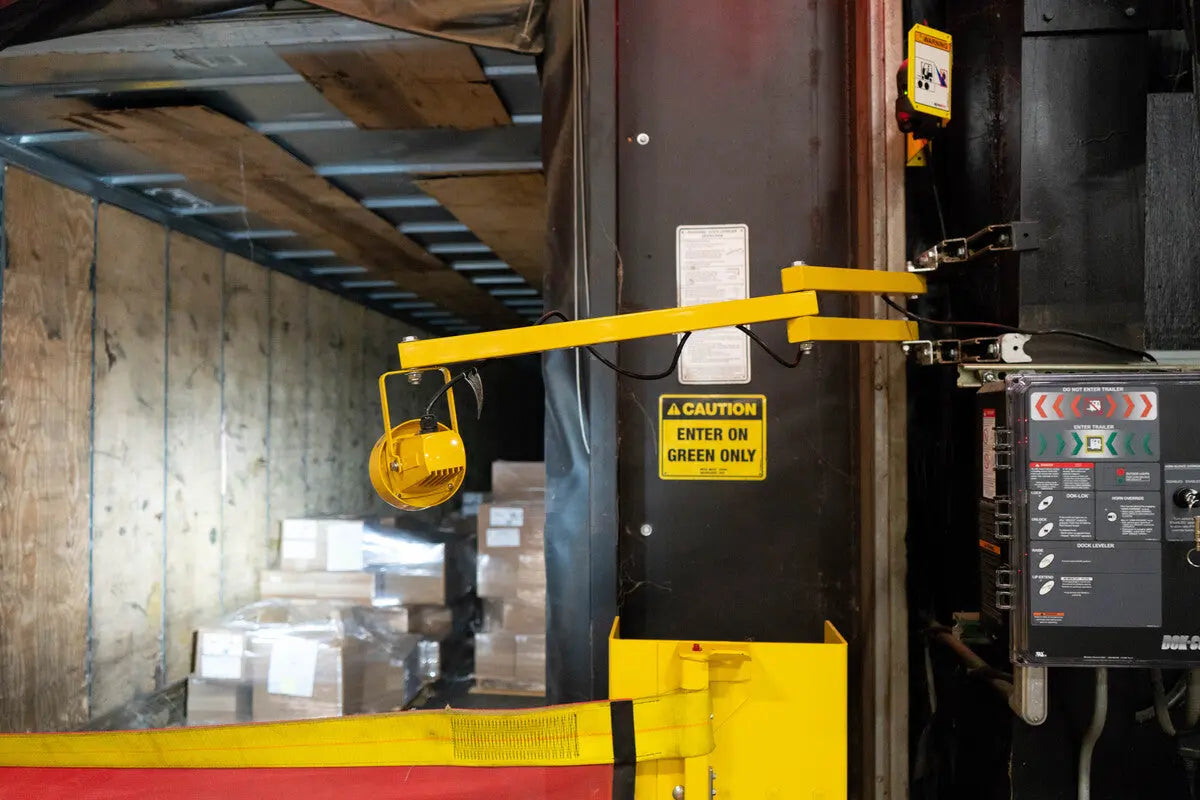 30W LED Loading Dock Light With Folding Arm-4200 Lumens-360° Rotatable Lamp Head-For Docks,Warehouses TANLITE