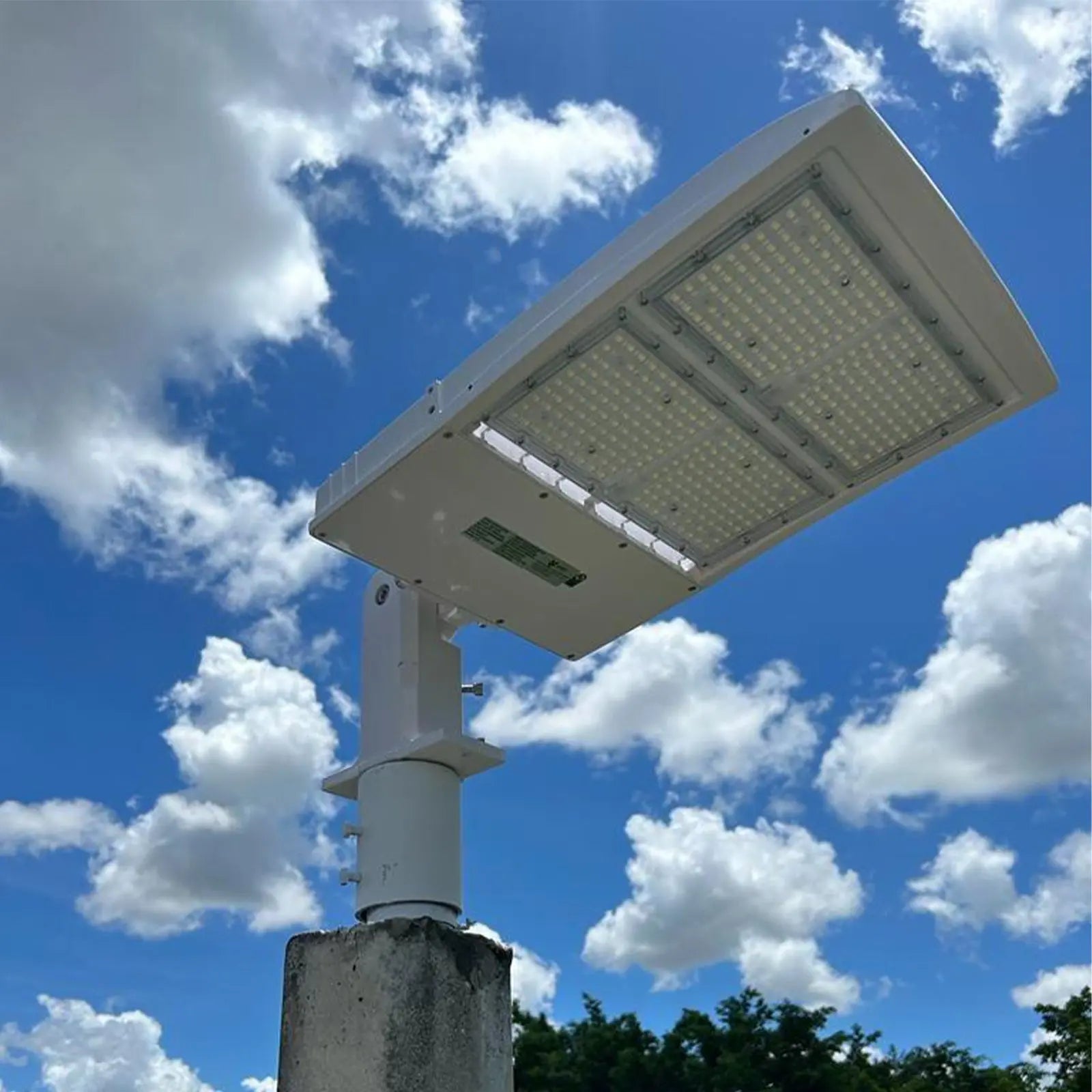 300W 480V White LED Parking Lot Light-42,000 Lumens-AC 277~480V-1000W Metal Halide Equivalent-5000K-DLC UL Listed TANLITE